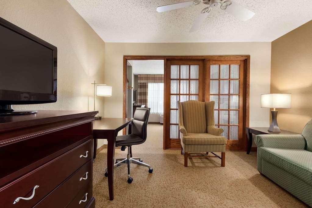 Country Inn & Suites By Radisson, West Bend, Wi Room photo